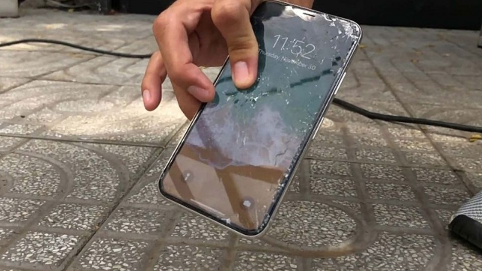 Sử dụng điện thoại như thế nào để hạn chế vỡ màn hình?