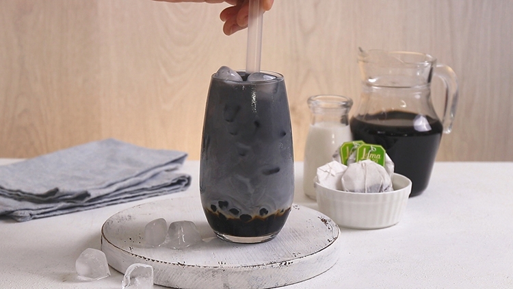 Cách làm trà sữa than tre (hình 4)