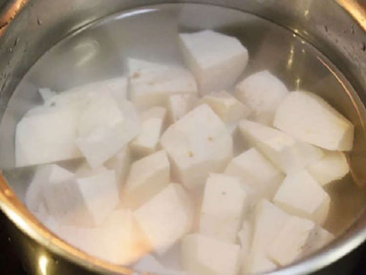 Cách nấu chè khoai môn (hình 5)