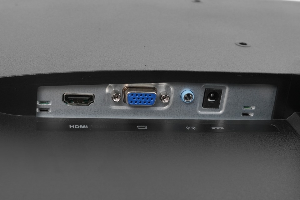 Tìm màn hình phân khúc 2 triệu đồng? Đừng bỏ lỡ Viewsonic VA2732-H 22