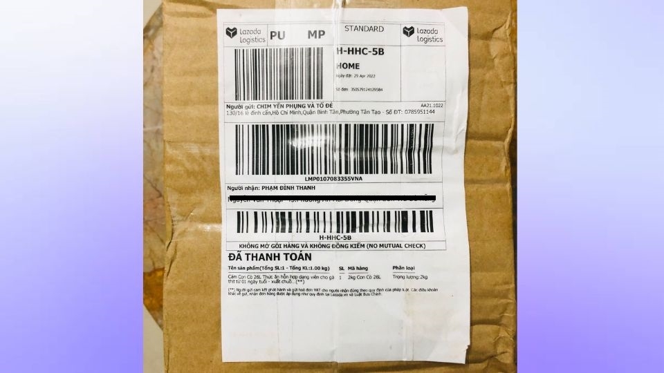 Tem vận chuyển chứa thông tin của nhà bán hàng và khách hàng