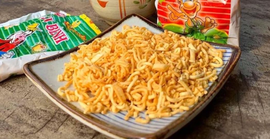 Cách làm mì tôm trẻ em 4