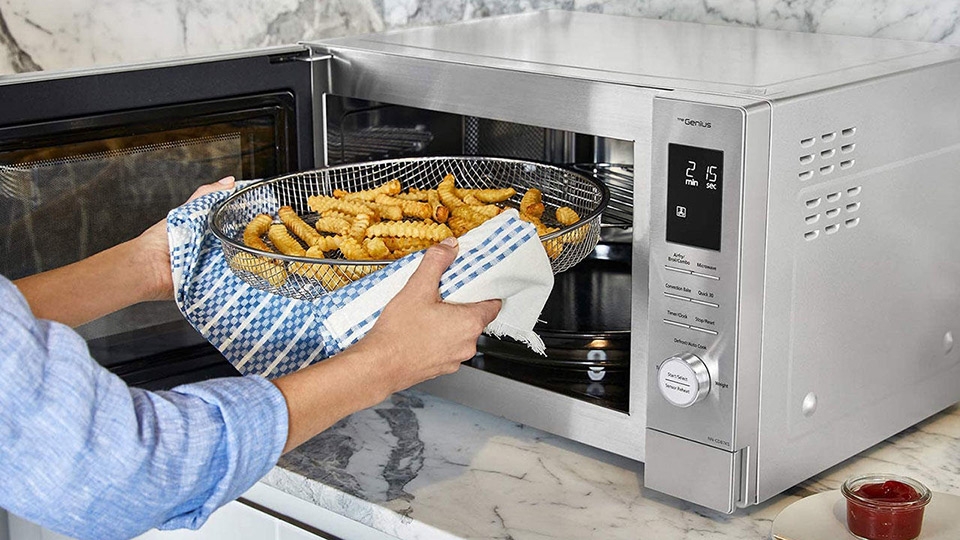 Lò vi sóng không phú hợp với thực phẩm chiên cần độ giòn