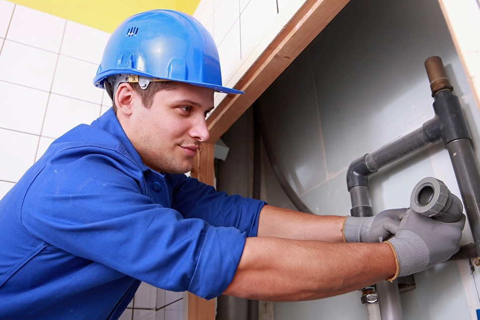 Cần kiểm tra kỹ ống cấp nước đầu vào
