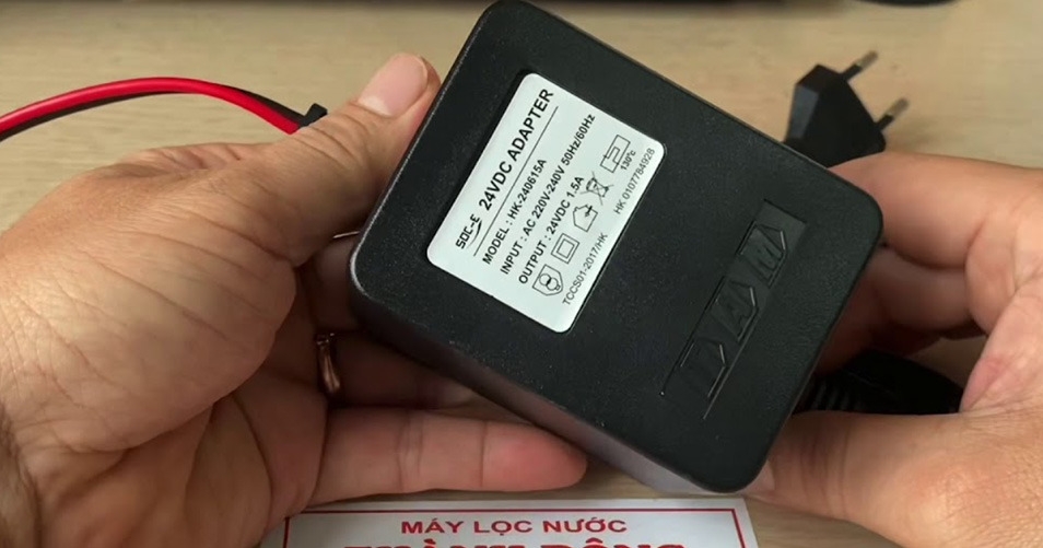 Cháy adapter máy lọc nước khiến thiết bị không hút được nước