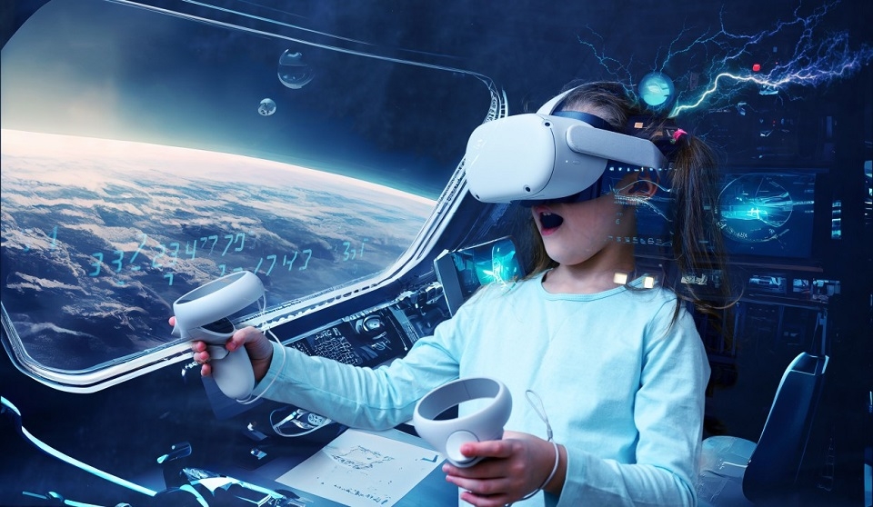 Ubiquitous Computing có thể kết hợp với IoT để tạo ra trải nghiệm tương tác và cá nhân hóa cho người dùng