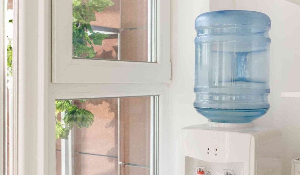 Kinh nghiệm mua cây nước nóng lạnh đáp ứng đúng nhu cầu sử dụng và dùng bền lâu 2
