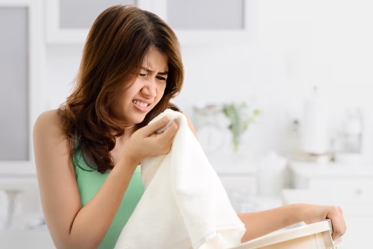 Cách tẩy mốc áo trắng