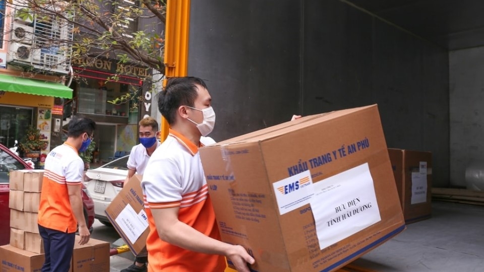 Live chat hỗ trợ 24/7