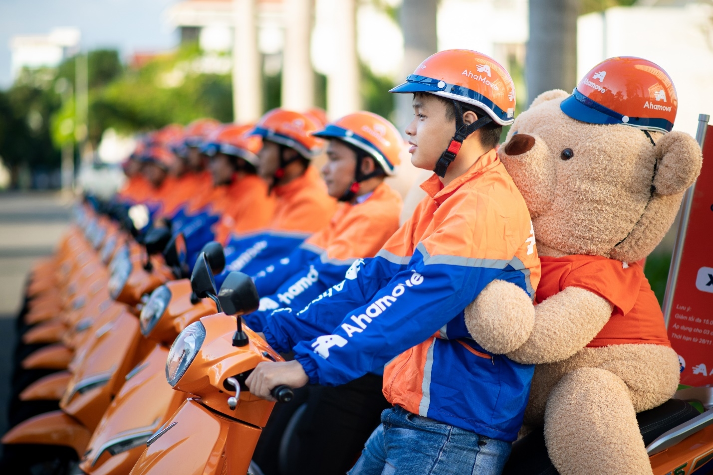chạy ahamove được bao nhiều tiền 1 ngày 8