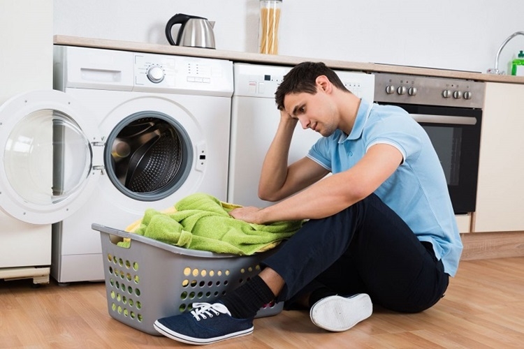 Máy giặt bị rung lắc mạnh khi vắt có nguyên nhân do đâu và cách khắc phục cụ thể như thế nào? 3