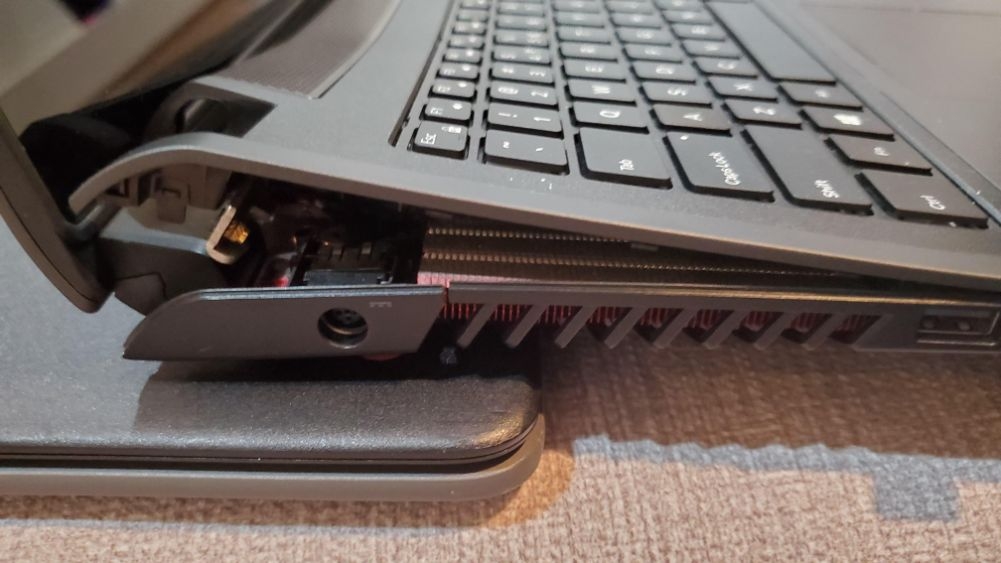 loa laptop dell inspiron bị rè bị va đập