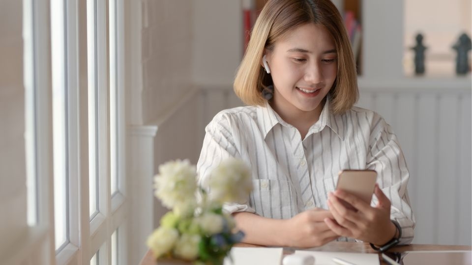 Có nên check AirPods Pro chính hãng trước khi mua ?