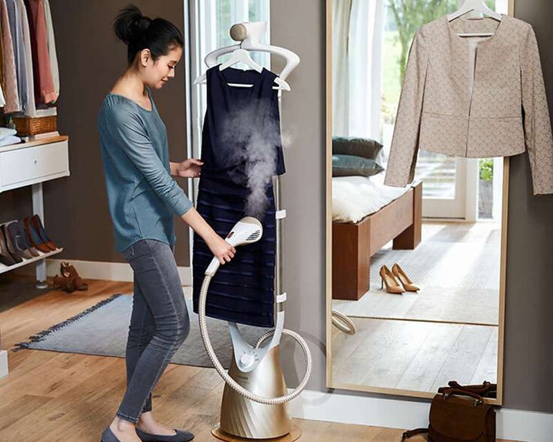 cách vệ sinh bàn ủi hơi nước đứng 1