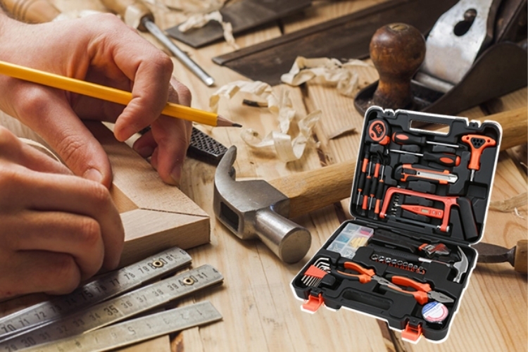 Tháo ốc ở vít sắt đưa bản đế lên trần và siết chặt hết nấc 100%