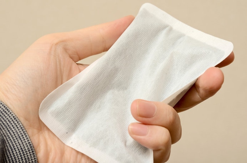 cách dùng miếng dán giữ nhiệt 1