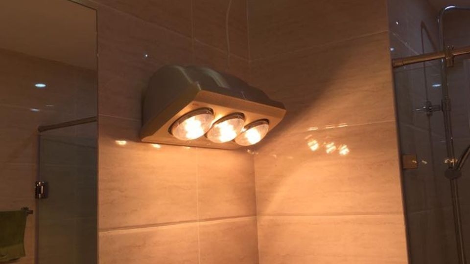 Một số cách phòng tránh hiện tượng nổ đèn sưởi nhà tắm