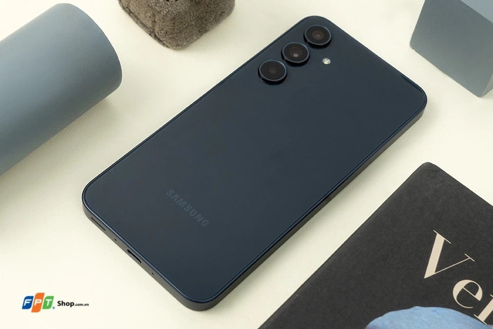 Trên tay Galaxy A35 5G (ảnh 2)