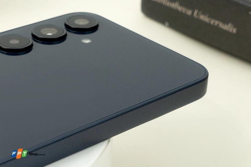 Trên tay Galaxy A35 5G (ảnh 7)