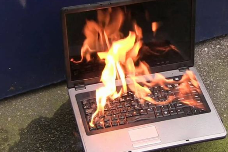 Mẹo khắc phục laptop Dell sập nguồn bật không lên s01