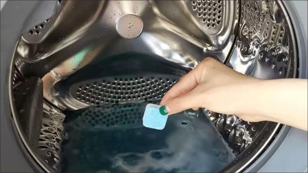 Cách vệ sinh máy giặt cửa ngang bằng viên tẩy