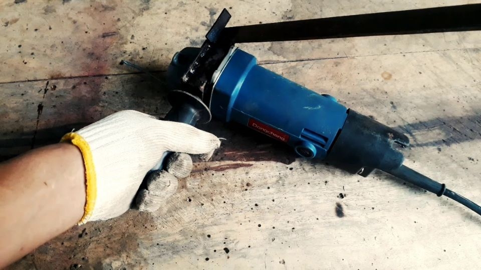 Cách chế máy cắt cỏ từ máy mài