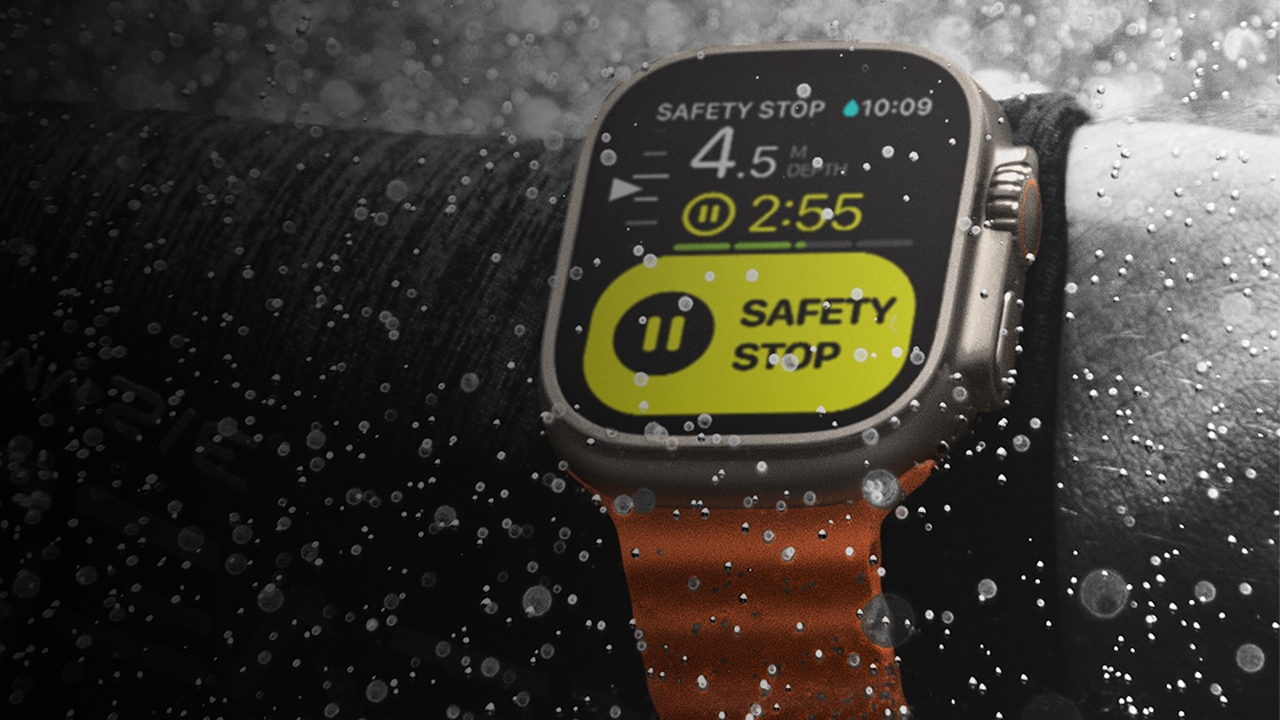 Apple Watch Ultra thường được tích hợp chuẩn chống nước 10 ATM