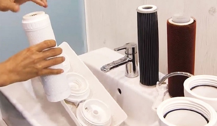 Nên vệ sinh màng lọc RO để đảm bảo chức năng lọc