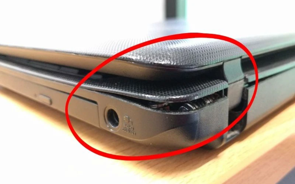 Xử trí khi bản lề laptop bị lỏng