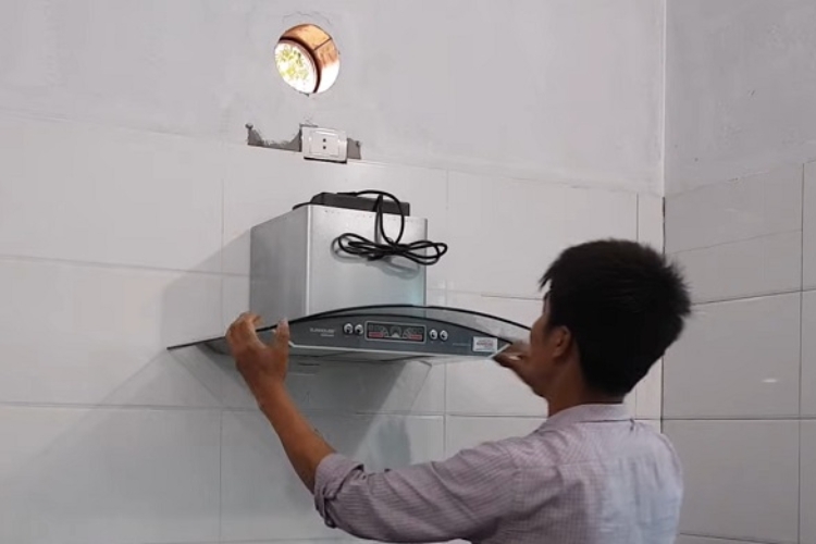 Lắp đặt máy hút mùi gắn tường