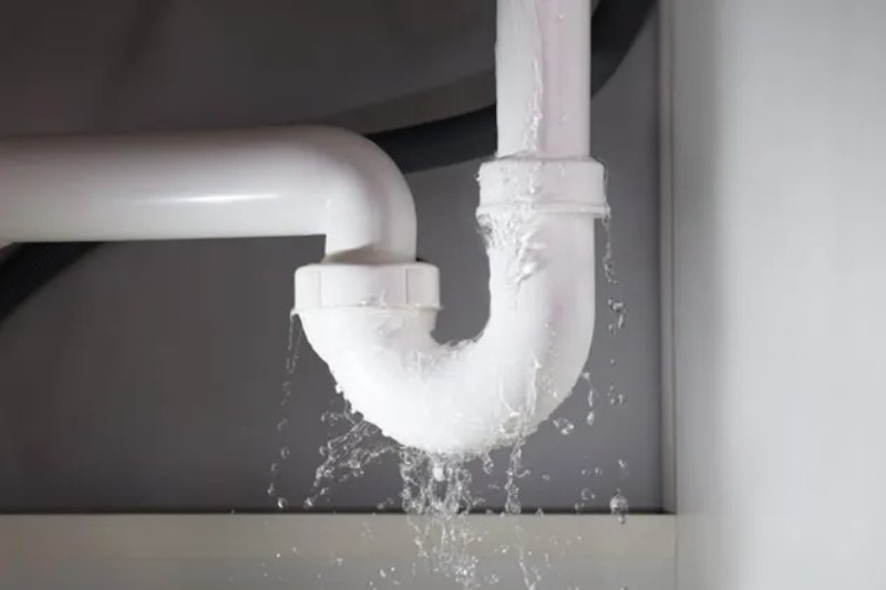 Máy lọc nước đóng ngắt liên tục do rò rỉ nước