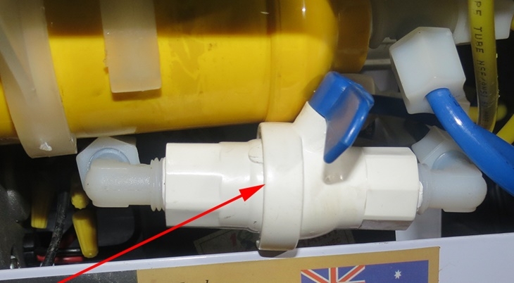 Máy lọc nước đóng ngắt liên tục do van thải cốc lọc bị hỏng