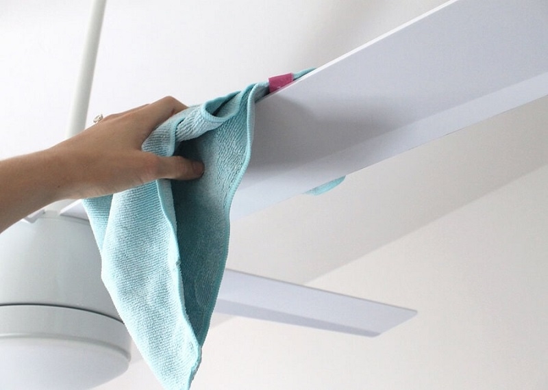 Cách vệ sinh quạt trần bằng các chất tẩy rửa