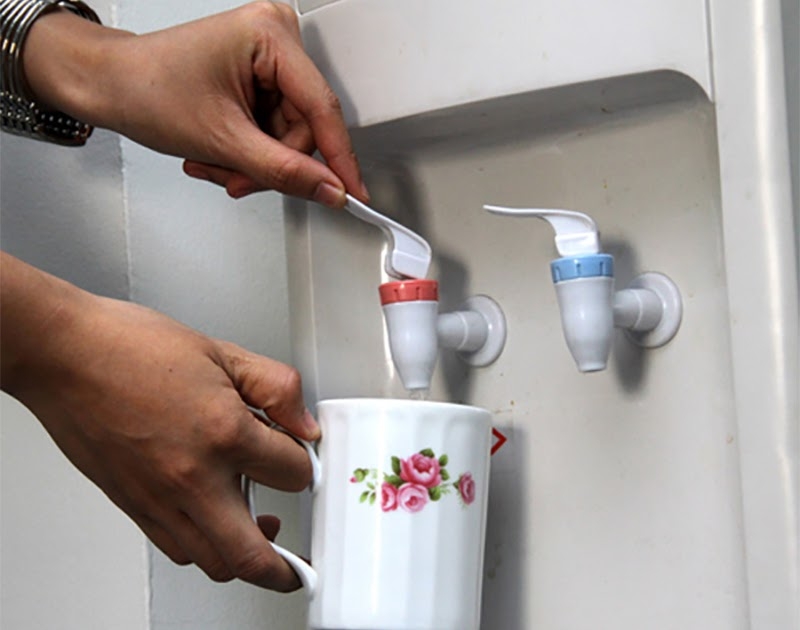 Cây nước nóng lạnh cũ có nên mua không? Những nguy cơ tiềm tàng của cây nước nóng lạnh cũ 5