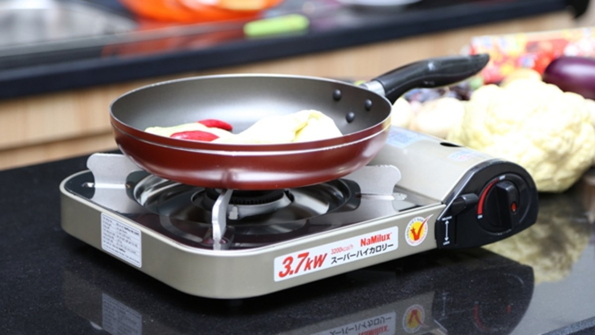 Nên dùng bếp ga mini hay bếp cồn 1