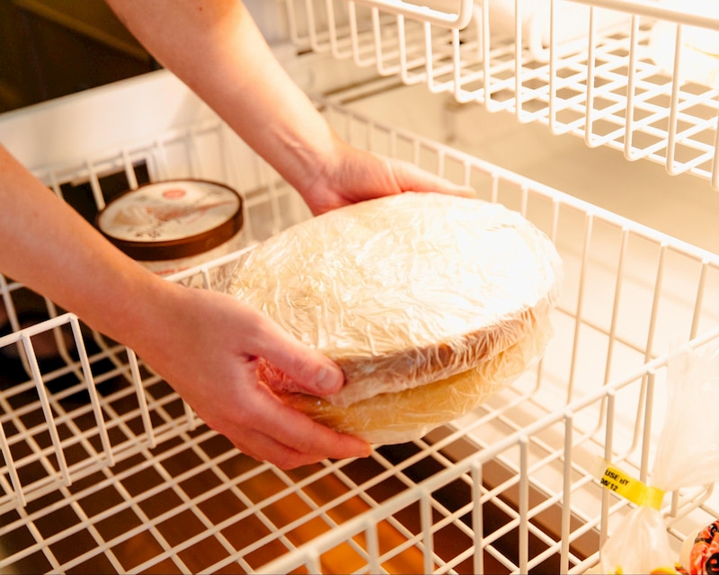 Bánh kem để tủ lạnh được bao lâu 4