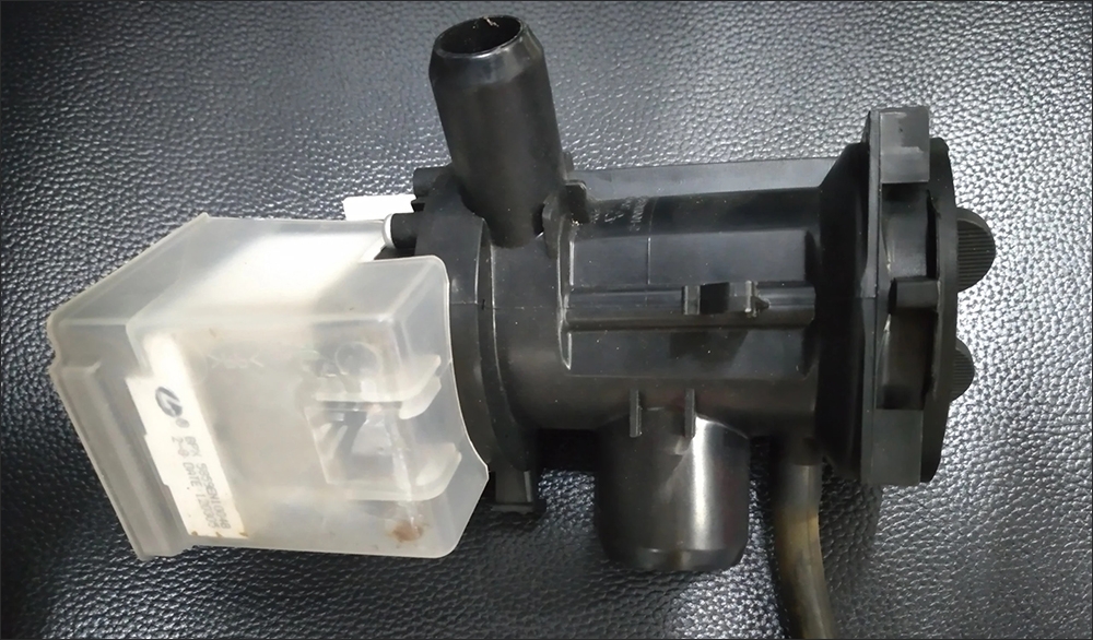 Vì sao máy giặt lg không xả nước: Bơm xả nước gặp sự cố