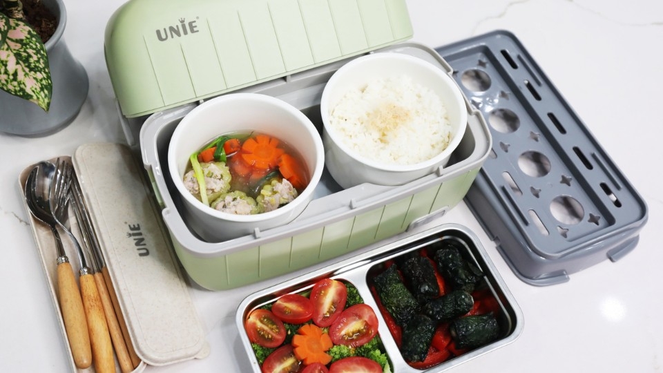 Hộp cơm điện Unie UV