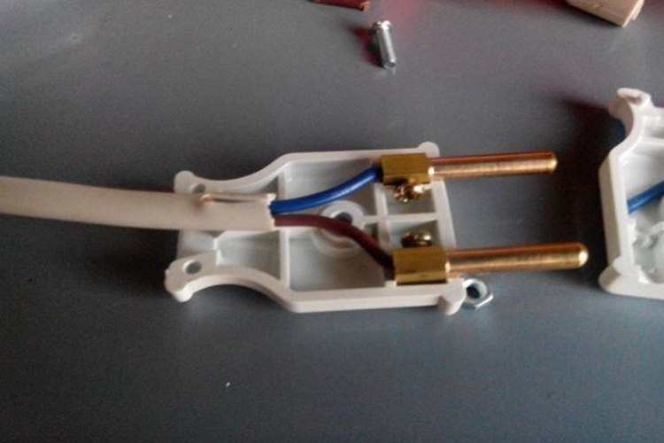 Hướng dẫn chi tiết cách nối dây điện vào ổ cắm cực kỳ an toàn và nhanh chóng Hình 4