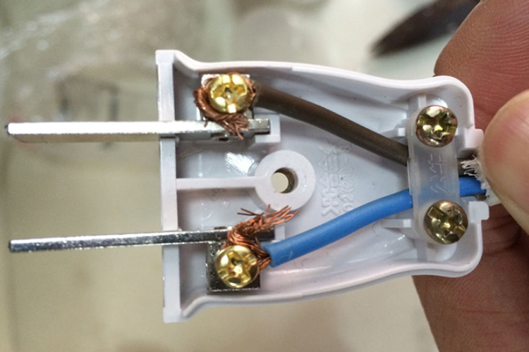 Hướng dẫn chi tiết cách nối dây điện vào ổ cắm cực kỳ an toàn và nhanh chóng Hình 5