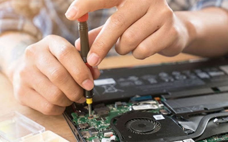 Đặt laptop nơi thoáng mát