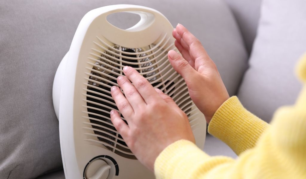 Máy sưởi cho trẻ sơ sinh loại nào tốt? Có thể dùng máy sưởi cho trẻ nhỏ không? 4