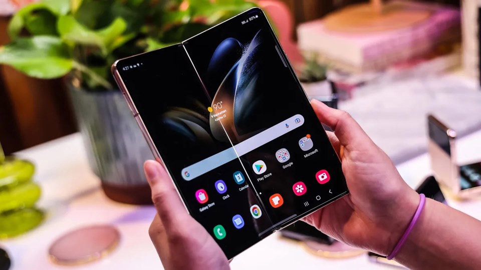 Samsung Galaxy Z Fold4 là dòng điện thoại gập cực cao cấp