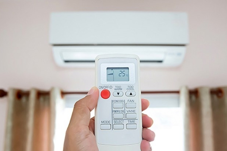 Để điều hòa hoạt động ở chế độ làm lạnh và cục nóng bên ngoài chạy ít nhất 10 phút