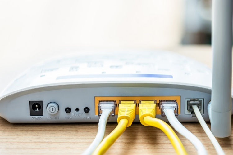 Các bước cắm dây mạng vào laptop để thực hiện kết nối mạng có dây bạn cần biết - hình 1