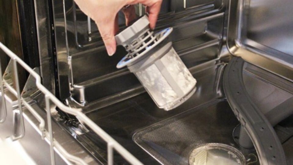 Vệ sinh hệ thống sàng lọc