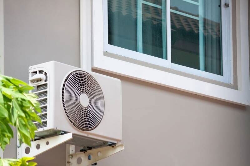 Cục nóng máy lạnh để ngoài trời có sao không hình 3