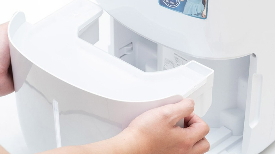 Bình chứa nước lớn với dung tích tới 5 lít