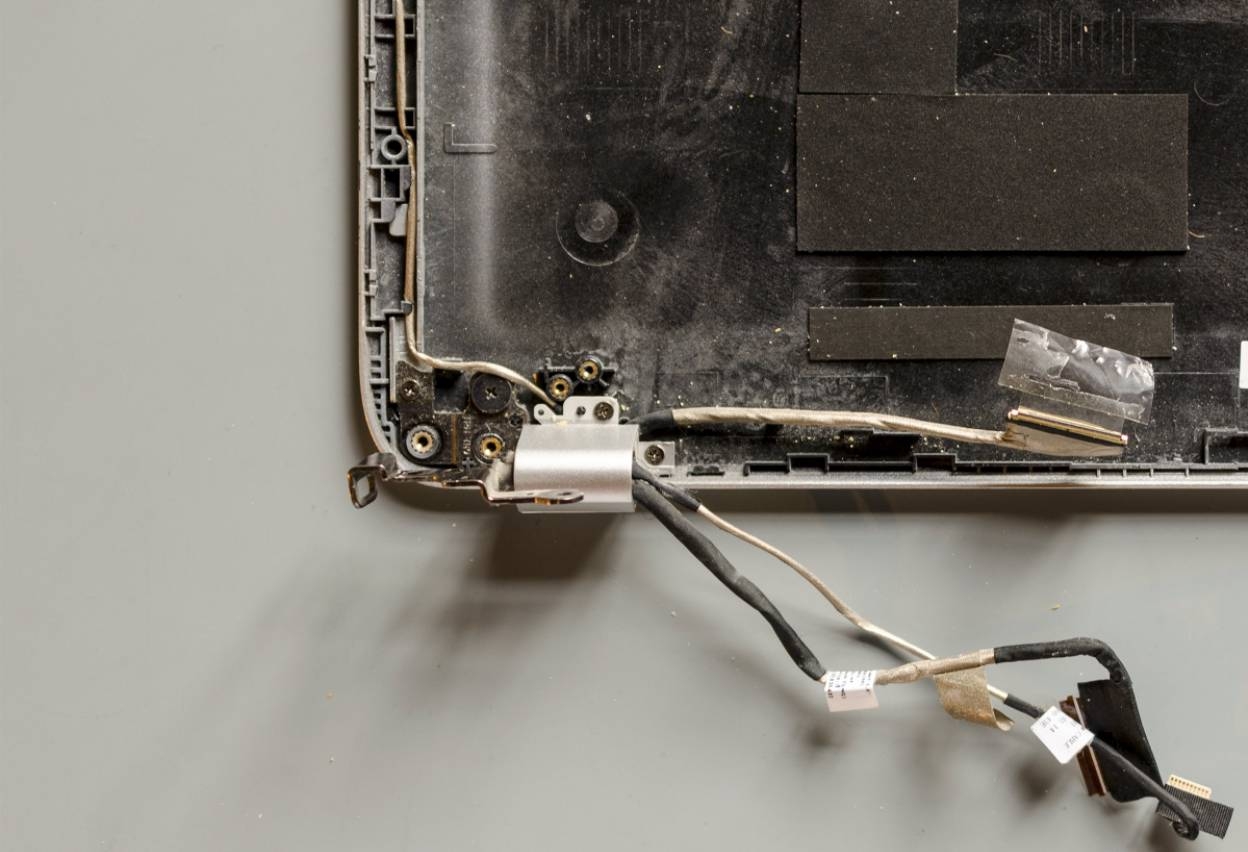 Màn hình laptop bị nhòe (ảnh 2)