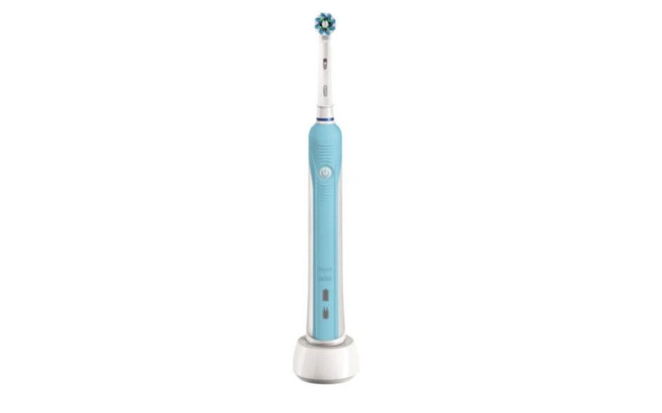 Bàn chải đánh răng điện Oral-B Pro 500 D16.513